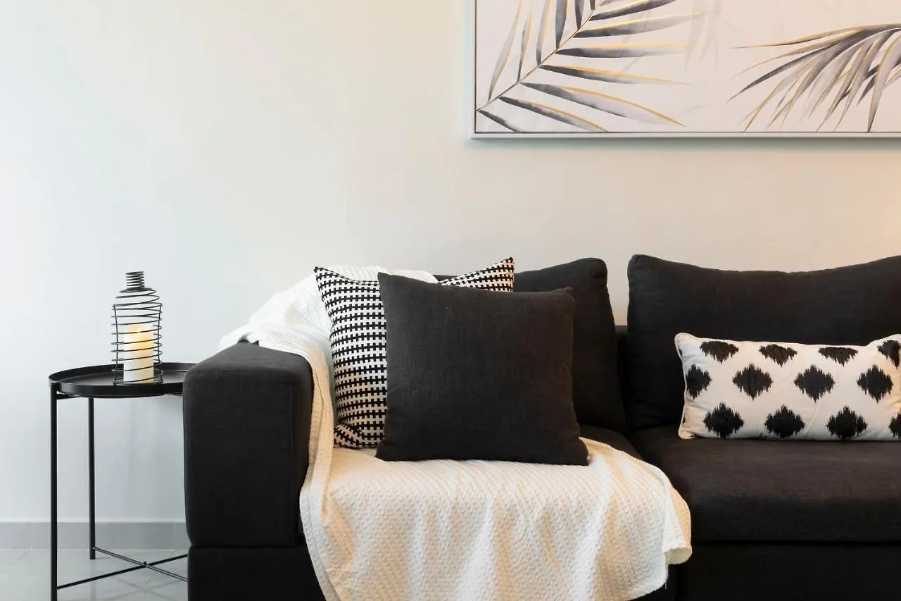 Guestready - Monochromatic Adventure Apartment Dubai