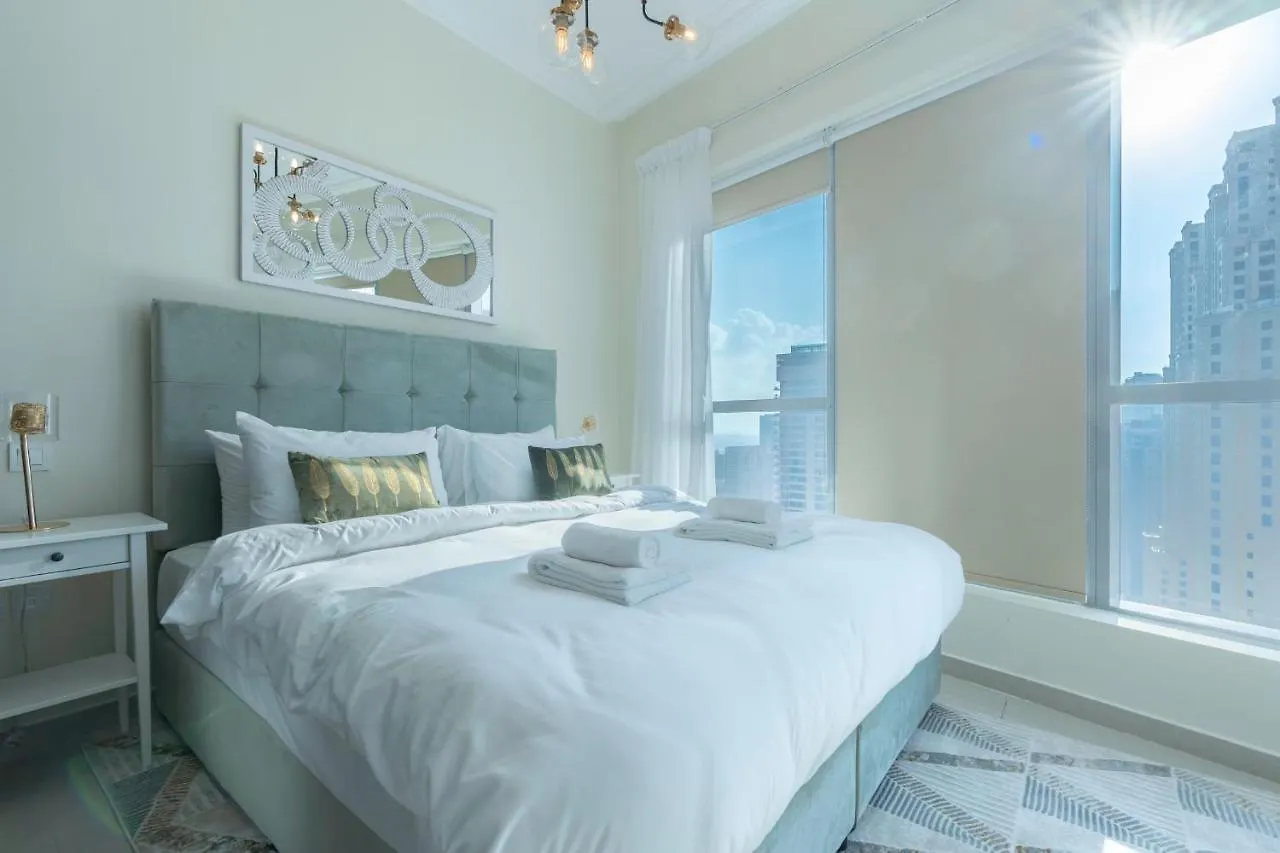 Guestready - Monochromatic Adventure Apartment Dubai