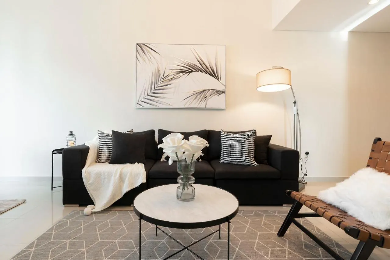 Guestready - Monochromatic Adventure Apartment Dubai