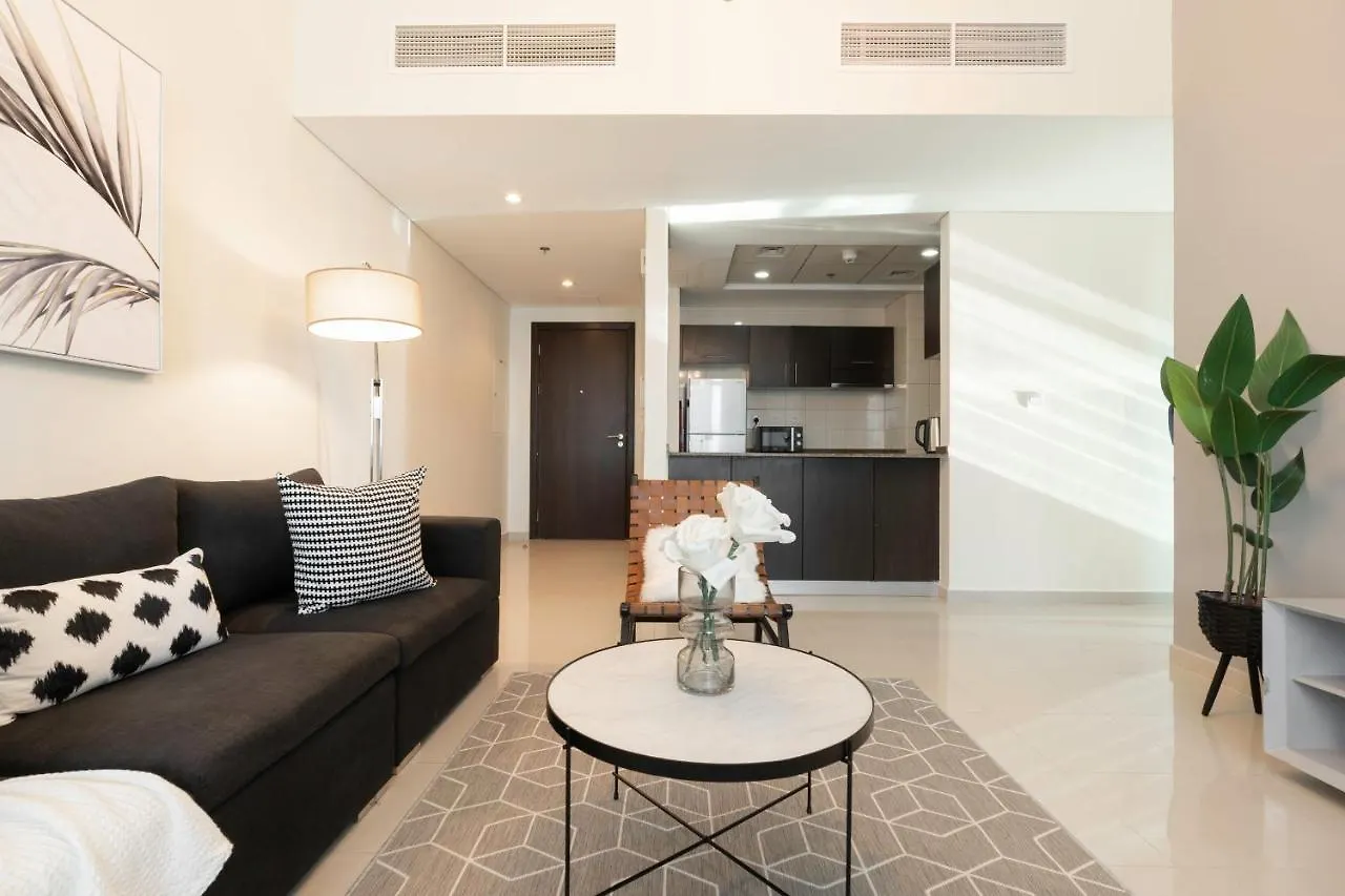 Guestready - Monochromatic Adventure Apartment Dubai