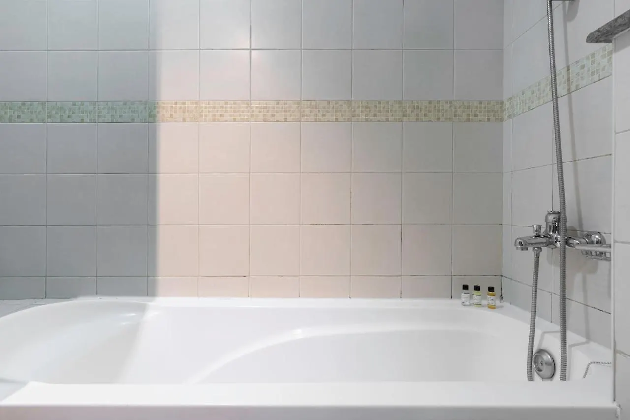 Guestready - Monochromatic Adventure Apartment Dubai